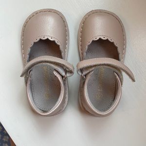 L’Amour girls shoes. Like new. Toddler size 6